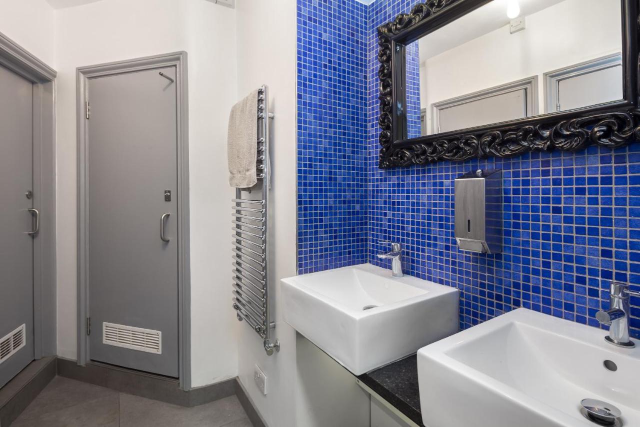 Alojamiento Privado con 2 camas individuales